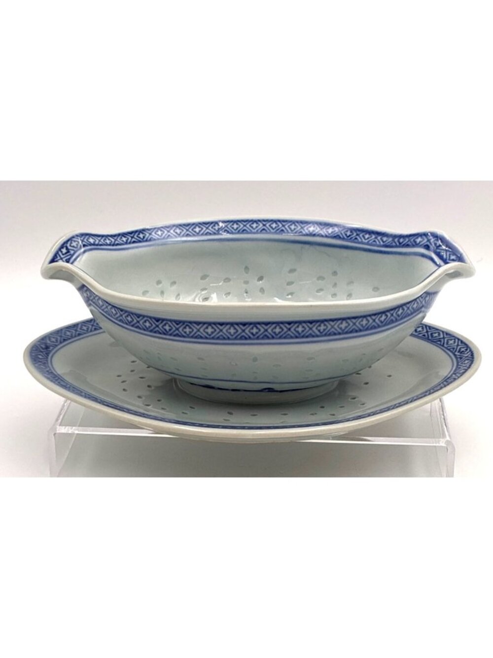 VTG Chinese Jingdezhen Styl Rice Grain Gravy Boat Attached Underplate Blue White